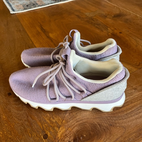 SOLD Sorel Kinetic Lace Sneakers Lavender Gray Women's Size 10 - Picture 2 of 10